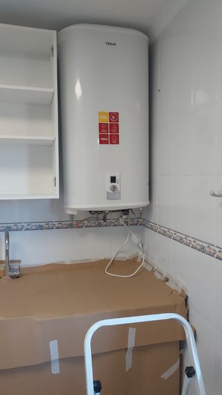 Termo Teka 100 Litros Slim Fondo Reducido, 30cm.