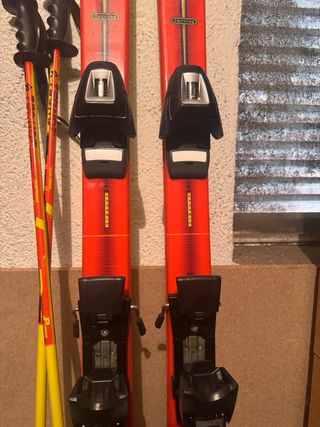 Esquís Carving Rossignol con Bastones
