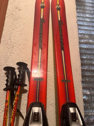 Esquís Carving Rossignol con Bastones