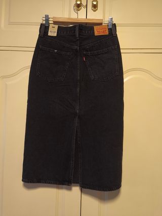 Falda Levi's Midi Vaquera Negra