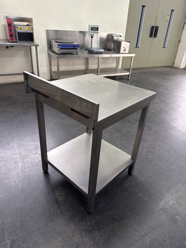 Mesa de acero inoxidable 