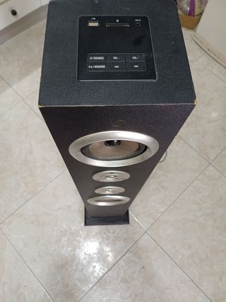 Torre de sonido averiada