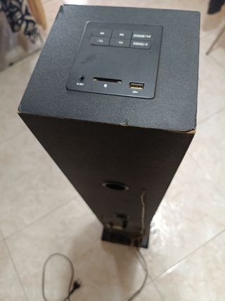 Torre de sonido averiada