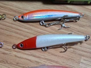 Señuelos de pesca + caja 