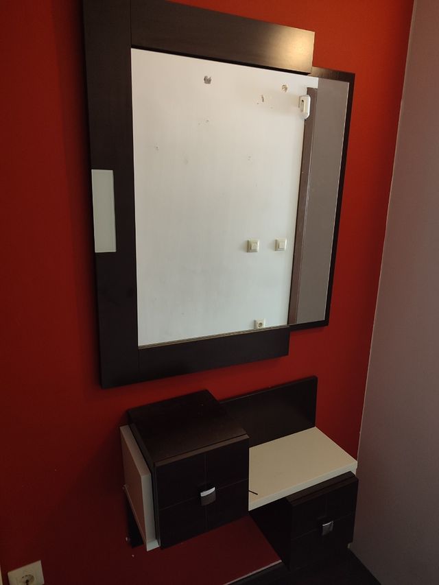 Recibidor con espejo y cajones