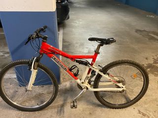 Bicicleta Montaña Rockrider Roja