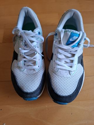 Zapatillas Nike Talla 36 Blancas y Negras