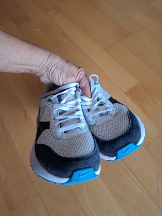 Zapatillas Nike Talla 36 Blancas y Negras