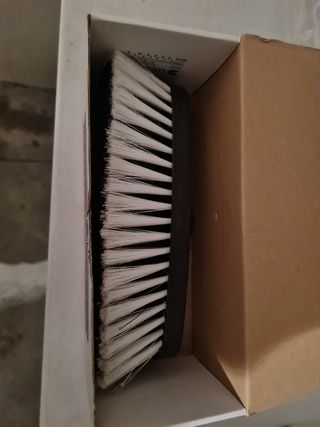 Cepillo para autobuses con paso de agua