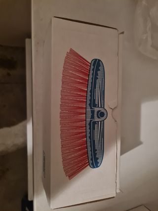 Cepillo para autobuses con paso de agua