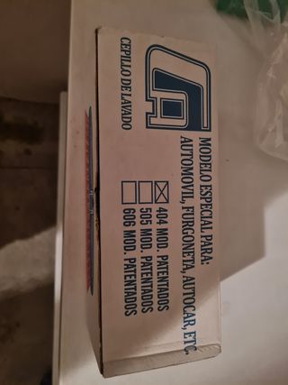 Cepillo para autobuses con paso de agua