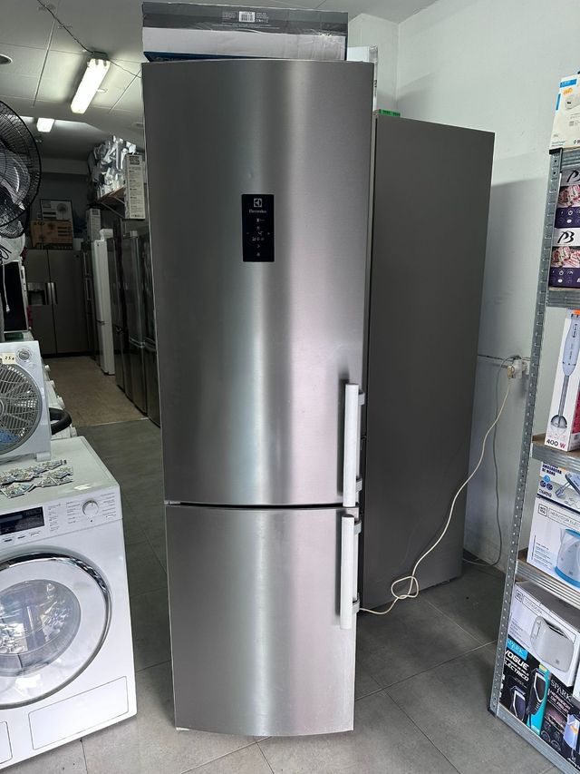 Nevera Combi Electrolux con garantía transport 