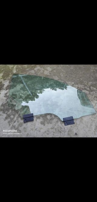 Vetro cedente porta Anteriore dx Mercedes GLC 2015