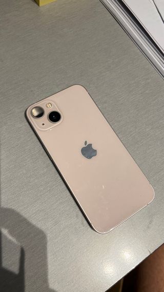 iPhone 13 Rosa - Muy Buen Estado