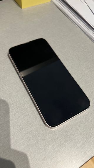 iPhone 13 Rosa - Muy Buen Estado