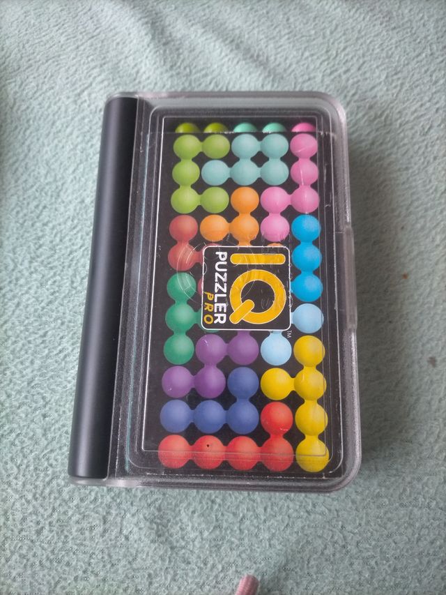 IQ Puzzler Pro Smart Games