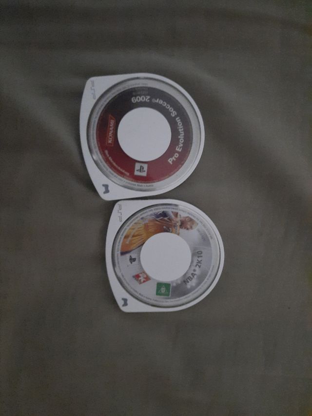 Lotto 4 giochi per PSP: Phineas e Ferb, WWE, Tekken, In