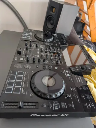 Pioneer XDJ-RX3 DJ Controller