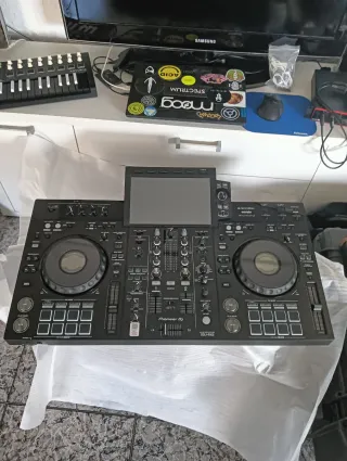 Pioneer XDJ-RX3 DJ Controller