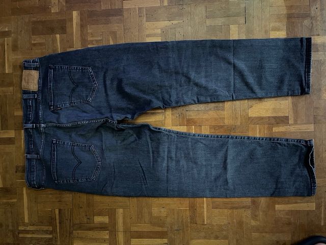 Vaqueros Levi's Negros