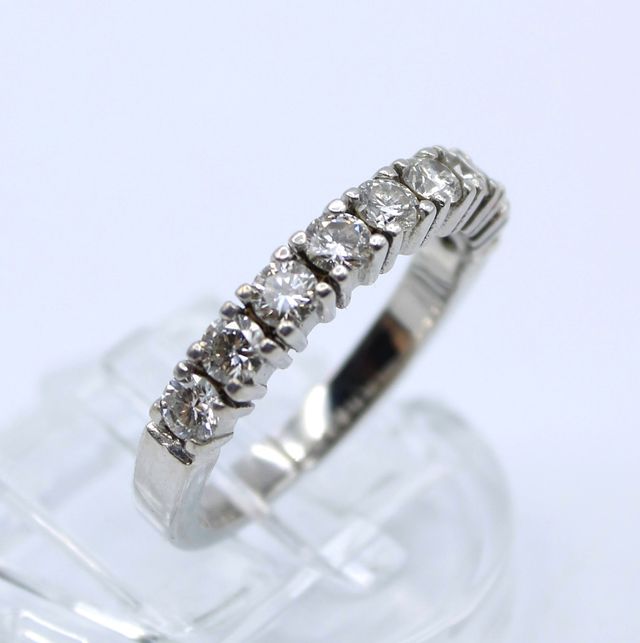 Anillo Oro Blanco 18kt 9 Diamantes