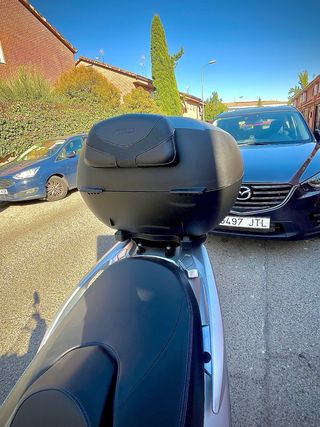 Suzuki Burgman 400 REESTRENO
