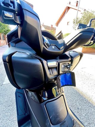Suzuki Burgman 400 REESTRENO