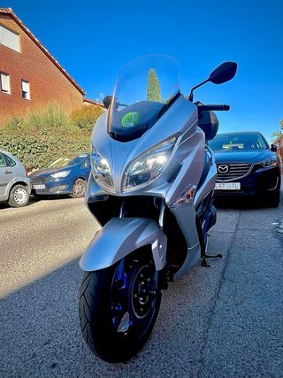 Suzuki Burgman 400 REESTRENO
