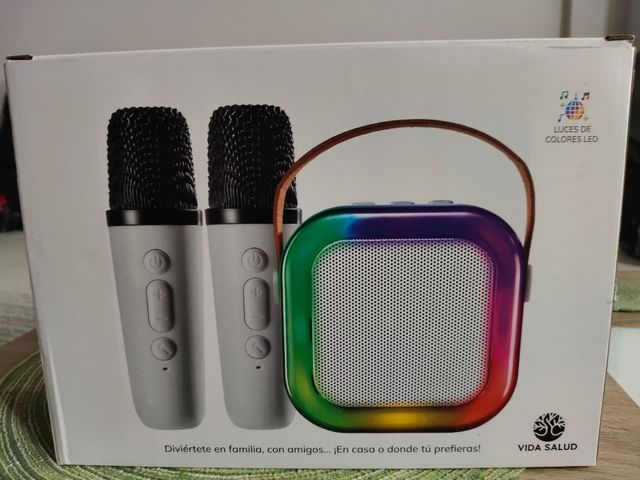 Karaoke con 2 micrófonos y altavoz LED