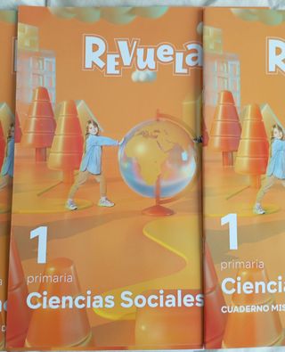 Revuela  libro de texto de Ciencias Sociales 1