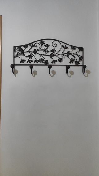 Mueble de entrada con espejo plateado