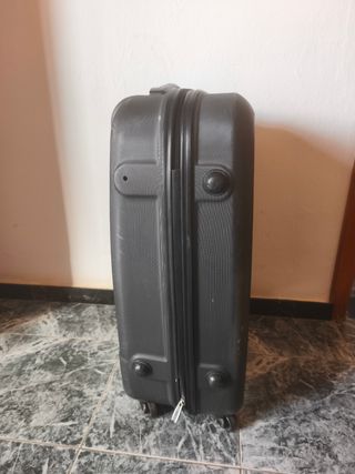 Maleta de viaje gris