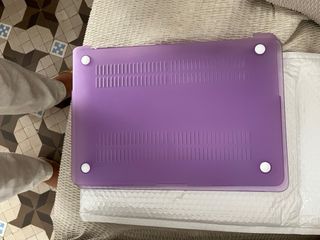 Carcasa Protectora Morada para MacBook