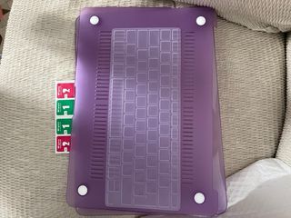 Carcasa Protectora Morada para MacBook