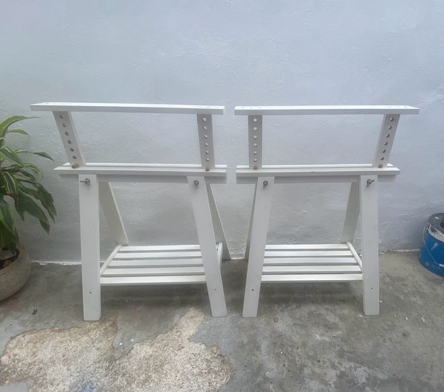 Conjunto 2 caballetes de madera blancos