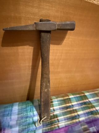Martillo de metal