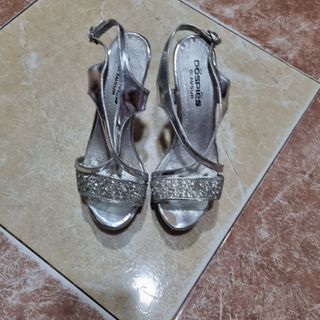 Zapatos de fiesta plateados