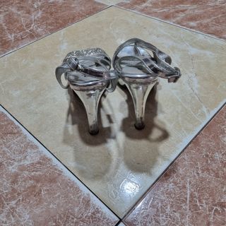 Zapatos de fiesta plateados