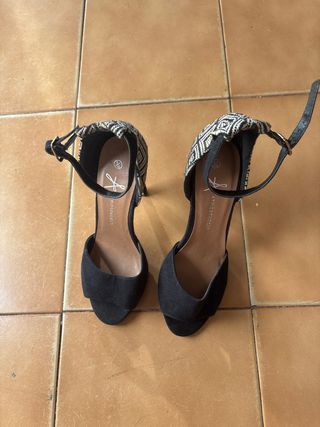 Tacones Atmosphere Talla 38 Negros