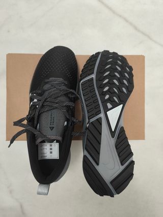 Nike Pegasus Trail 4 Negro/Gris