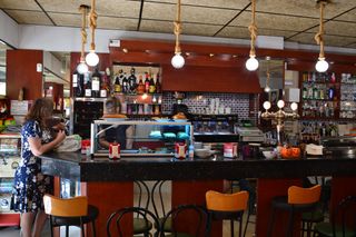 Traspaso Bar/Cafetería en Funcionamiento