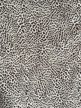 Top estampado animal print leopardo manga larga
