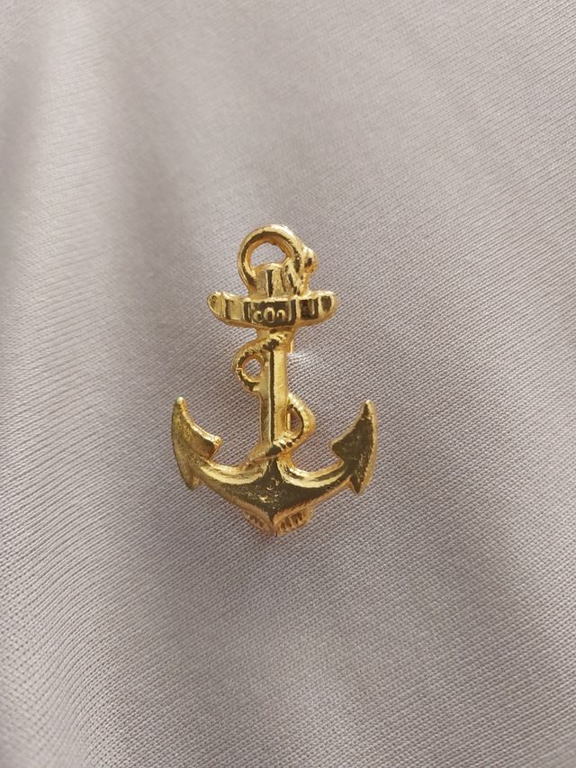 Broche Ancla Dorada