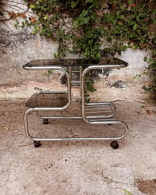 Mesa auxiliar Space Age cristal y metal