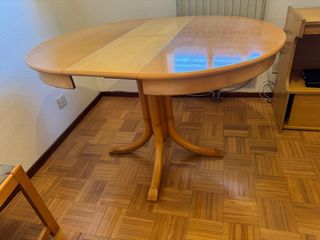 Mesa redonda extensible de madera