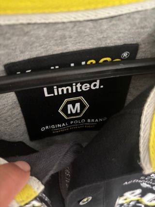 Polo MANIAKS&CO negro manga larga