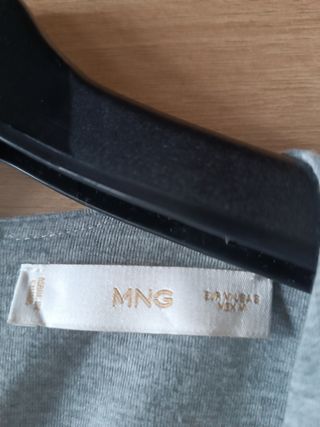 Pichi Mango gris, plisado, punto.