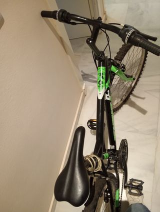 Bicicleta de 24" Negra y Verde