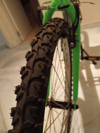 Bicicleta de 24" Negra y Verde
