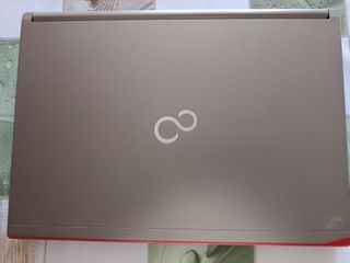Ordenador portátil Fujitsu i7 con disco SSD